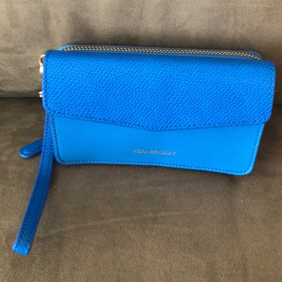 Vera Bradley Handbags - Vera Bradley smartphone wristlet
